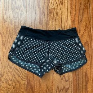 Lulu Lemon Speed Up Shorts 2.5, Size 2